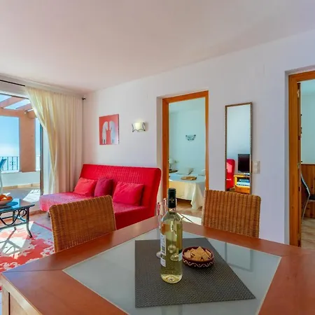 180-degrees Sea View With Pool