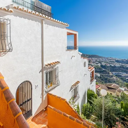 180-degrees Sea View With Pool Apartament