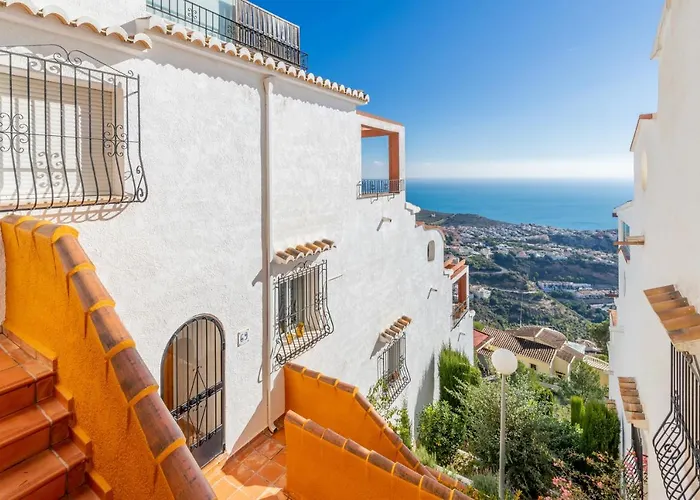 180-degrees Sea View With Pool Apartament